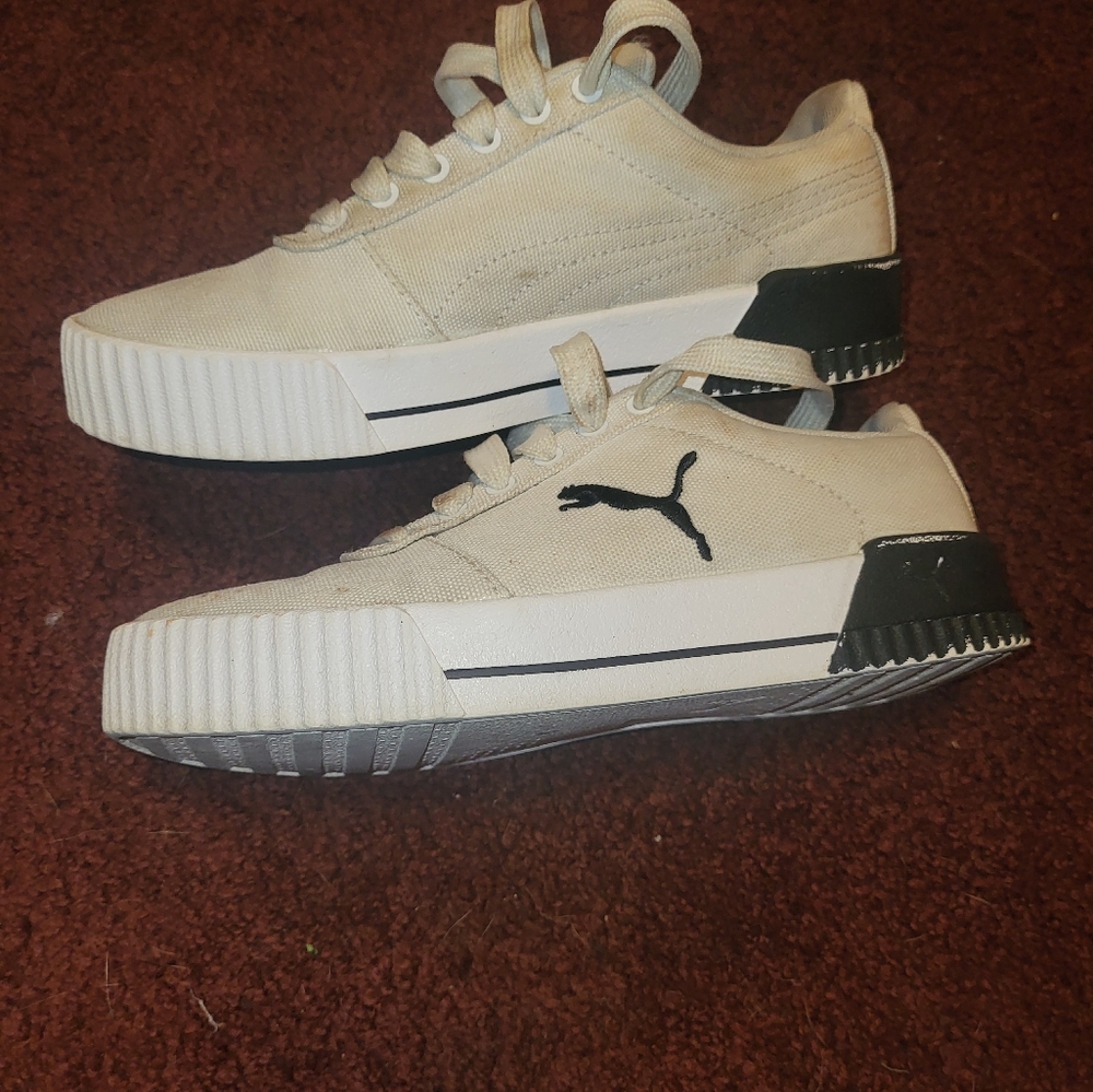 Kids Puma shoes size 3 - Picture 4 of 6